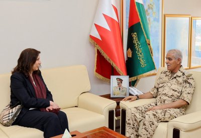 رئيس هيئة الأركان يستقبل سفيرة مصر ويؤكد متانة العلاقات الأخوية بين البلدين