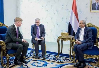 غروندبرغ يبحث مع المسؤولين اليمنيين دعم مفاوضات تبادل الأسرى