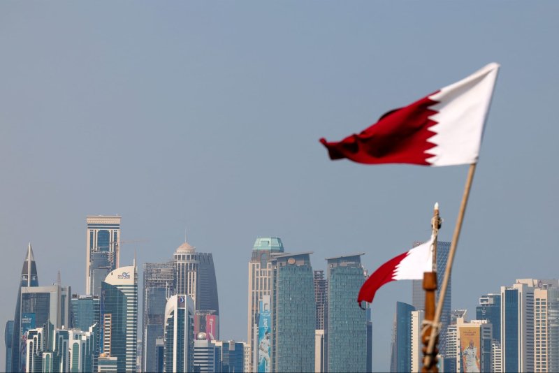قطر.. إصابة أربعة أشخاص بينهم طفلة جرّاء شظايا صاروخ بعد عملية اعتراض