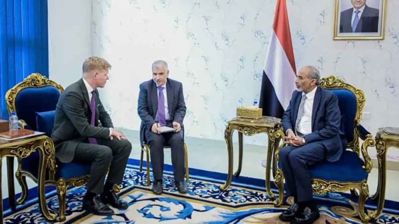 غروندبرغ يبحث مع المسؤولين اليمنيين دعم مفاوضات تبادل الأسرى