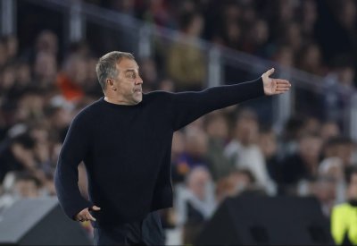 فليك يطالب بتوضيحات بعد عدم احتساب لمسة يد أمام أتلتيكو مدريد