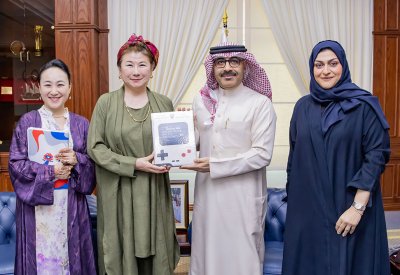 وزير التربية والتعليم يستقبل سفيرة اليابان لدى مملكة البحرين