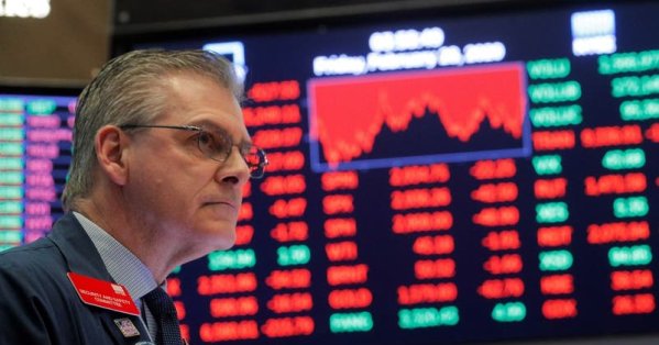 الأسهم العالمية تنزف والنفط يشتعل مع اهتزاز هدنة إيران