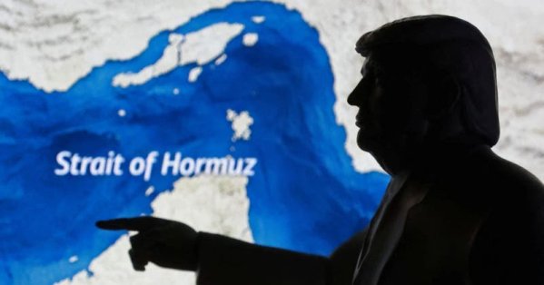 ترامب يحذر إيران من فرض رسوم على الشحن عبر مضيق هرمز 