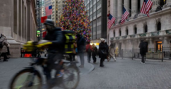 الاقتصاد الأميركي ينمو بالربع الأخير لكن دون التقديرات 