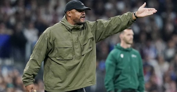 كومباني ينتظر «هدية عيد ميلاده» من لاعبيه 