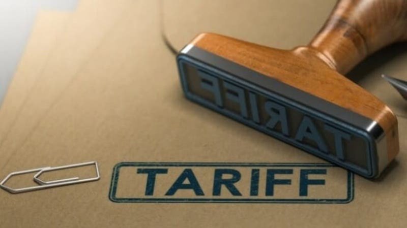الإكوادور تصعد الحرب التجارية مع كولومبيا برسوم جمركية 100% على وارداتها