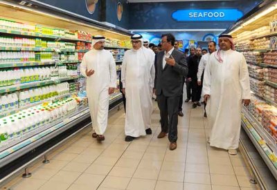 وزير الصناعة والتجارة يزور عددًا من المستودعات المركزية والأسواق والمحلات التجارية لتفقد سلاسل الإمداد والمخزون الغذائي