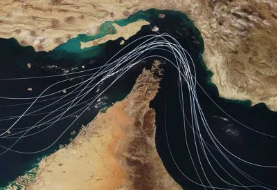 لأول مرة منذ الحرب.. سفن البحرية الأميركية تعبر هرمز