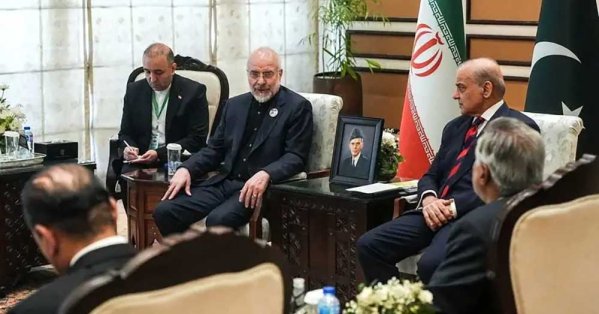 كواليس مباحثات باكستان.. "إيران تبدي مرونة في غرف التفاوض" 