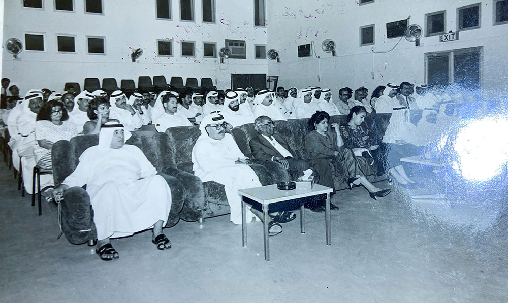 إحدى الفعاليات الثقافية في نادي باربار بنهاية الثمانينات
