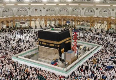 بدء الصيانة الدورية للكعبة المشرفة للحفاظ على العناصر المعمارية