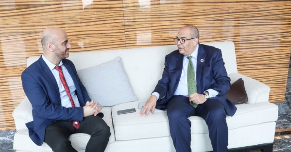 المبعوث الأممي الخاص بتمويل التنمية المستدامة لـ “البلاد”: “تكلفة التقاعس” عن “الاستدامة” باهظة.. ودول الجنوب تقود التحول الأخضر