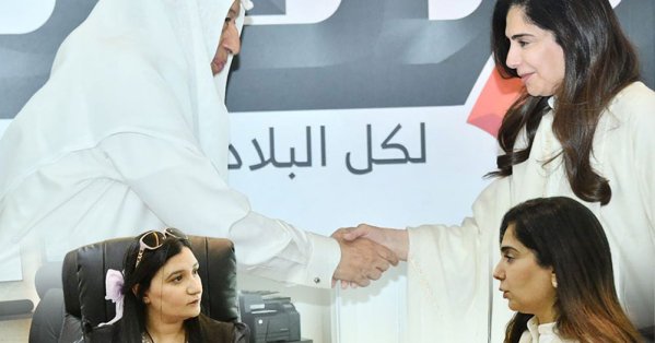 الشيخة مروة آل خليفة: “ريشة البلاد” تدعم الفن وتوثّق رواده