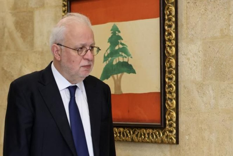وزير لبناني: إيران تخلت عن لبنان مقابل "الإفراح عن أموالها"
