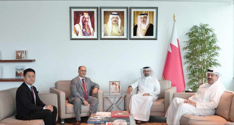 وزير الصناعة والتجارة يستقبل سفير جمهورية الفلبين لدى مملكة البحرين