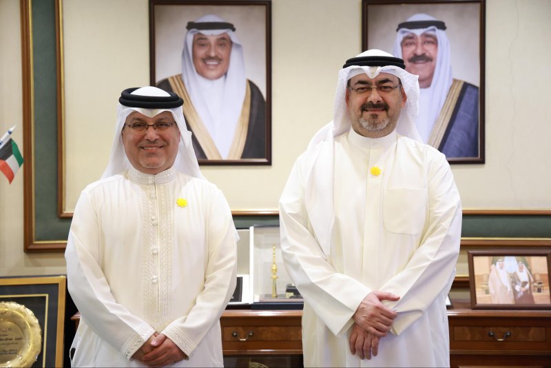 محافظ العاصمة بدولة الكويت يستقبل سفير مملكة البحرين لدى دولة الكويت