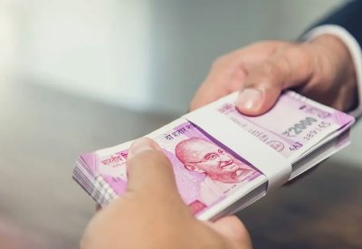 الرقابة المصرفية في الهند تنتقد البنوك بسبب مضاربات على الروبية