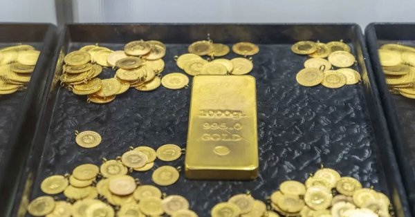 أسعار الذهب تهبط بأكثر من 1% مع ارتفاع الدولار 