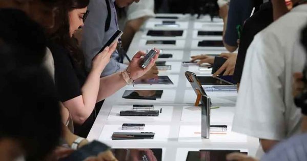 "هواتف مثقوبة بالرصاص.. ظاهرة غريبة تكشف سر السجون الأميركية #صحيفة_البلاد 