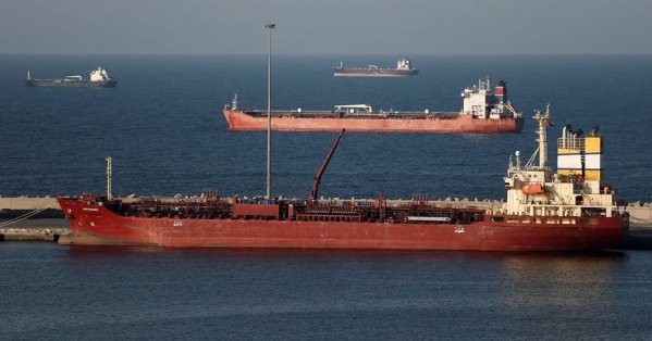 ناقلات نفط تتجنب مضيق هرمز قبل فرض أميركا سيطرتها على الملاحة البحرية 