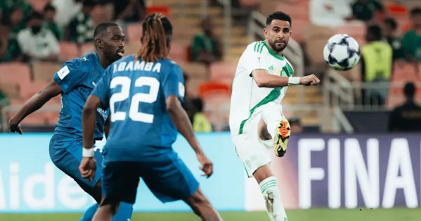 محرز ينقل بطل آسيا إلى ربع النهائي