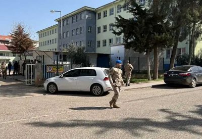طالب سابق يطلق النار بمدرسة في تركيا.. ويصيب 16