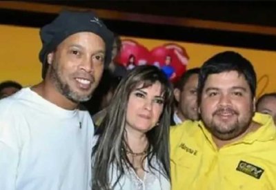 سجن سيدة باراغوايانية بتهمة منح رونالدينيو جواز سفر مزور