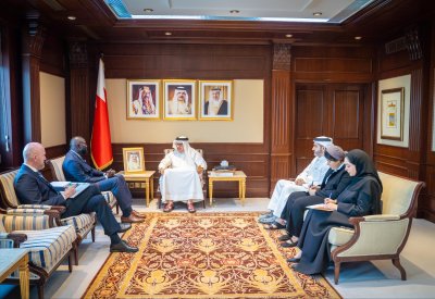وزير الخارجية يستقبل رئيس البعثة الإقليمية للجنة الدولية للصليب الأحمر
