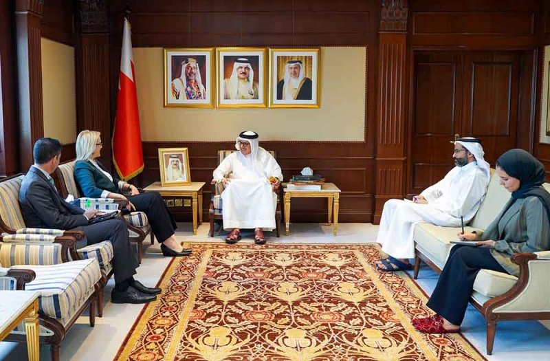 وزير الخارجية يستقبل سفيرة الولايات المتحدة الأمريكية لدى مملكة البحرين