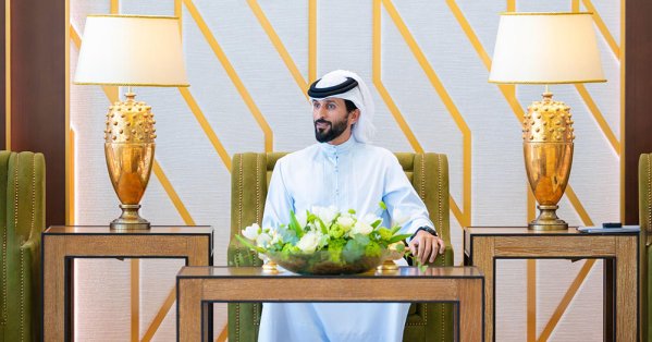 ناصر بن حمد: قلبك على بلادك.. بلادك بتشيلك شيل.. قلبك مو على بلادك دور لك بلد تشيل أشكالك