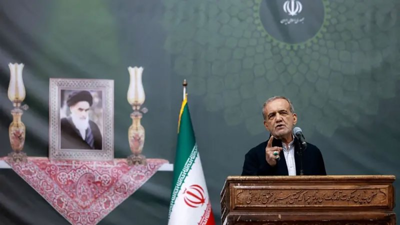 الرئيس الإيراني يكرر: لا نسعى للحرب لكننا نرفض الاستسلام