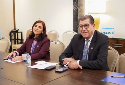 جمال فخرو يُطلع وفدًا برلمانيًا أستراليًا على تفاصيل مشروع بندٍ طارئ لإدانة واستنكار الاعتداءات الإيرانية الآثمة على الدول الخليجية والأردن