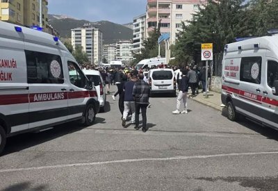 تركيا تشيع ضحايا حادث إطلاق النار الجماعي في مدرسة
