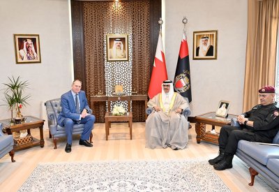 وزير الداخلية يبحث مع السفير الايطالي تعزيز التعاون وتبادل الخبرات بين البلدين