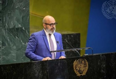 مندوب الكويت لدى الأمم المتحدة يؤكد مواصلة العمل لتقديم مشروع قرار جديد بشأن تأمين الملاحة في مضيق هرمز