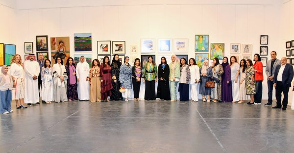 الشيخة مروة آل خليفة تدشّن معرض “الفن بأسعار ميسّرة” لدمج الفن بالمجتمع
