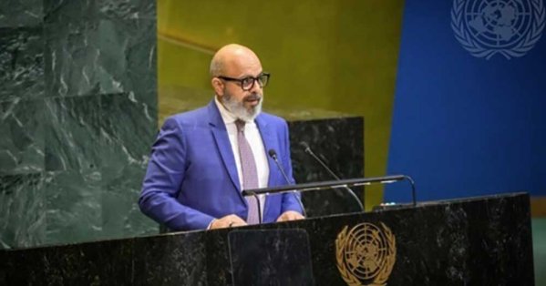 مندوب الكويت لدى الأمم المتحدة يؤكد مواصلة العمل لتقديم مشروع قرار جديد بشأن تأمين الملاحة في مضيق هرمز