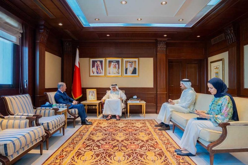 وزير الخارجية يستقبل المدير التنفيذي للمعهد الدولي للدراسات الاستراتيجية في الشرق الأوسط