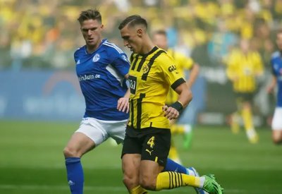 مدرب دورتموند يتمنى صعود الغريم إلى "البوندسليغا"