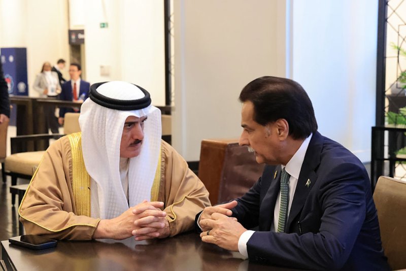 رئيس مجلس النواب يجتمع برئيس الجمعية الوطنية الباكستانية ويؤكد إدانة الاعتداءات الإيرانية ويثمن مبادرات باكستان لترسيخ الأمن والاستقرار في المنطقة