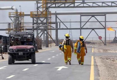 العراق يستأنف صادرات النفط من الجنوب بعد توقف أكثر من شهر