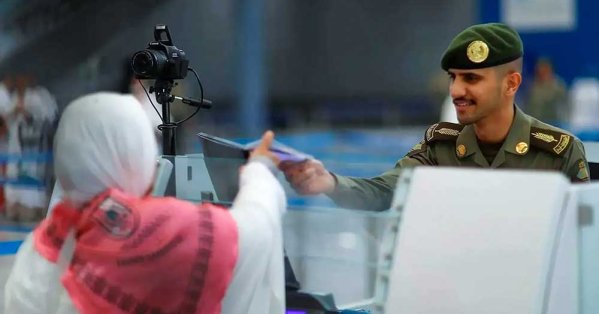 السعودية تبدأ استقبال طلائع الحجاج
