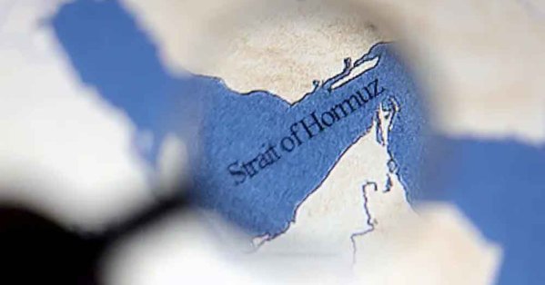 أسطول ناقلات يغادر الخليج ويعبر مضيق هرمز