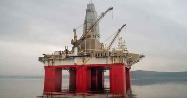 خسارة أسبوعية حادة لأسعار النفط بعد إعلان إيران فتح مضيق هرمز