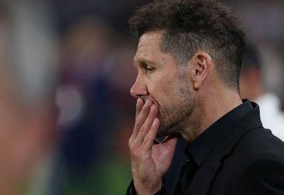 سيميوني بحزن: برشلونة أحد أسباب خسارة نهائي الكأس