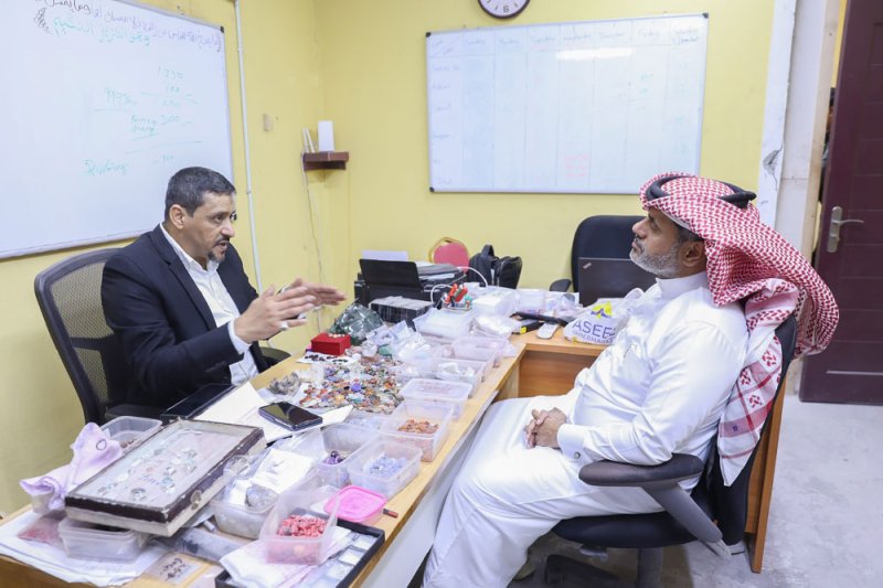حمادة لـ “البلاد”: الأحجار الكريمة يمكن العثور عليها أثناء المشي
