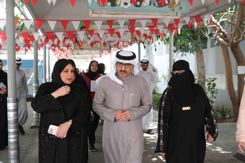 وزير التربية والتعليم يتفقد سير العملية التعليمية في عدد من المدارس الحكومية
