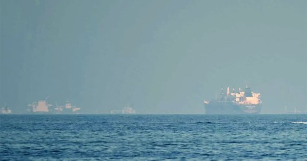 ترامب: أميركا احتجزت سفينة حاولت خرق 