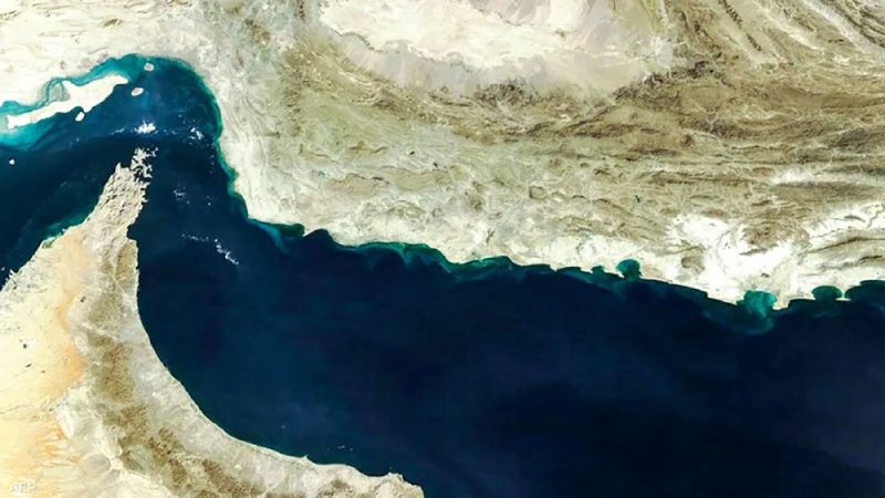 خبراء اقتصاد دوليون: 20 % من النفط العالمي يمر عبر “هرمز” الحيوي في قلب التوترات الدولية
